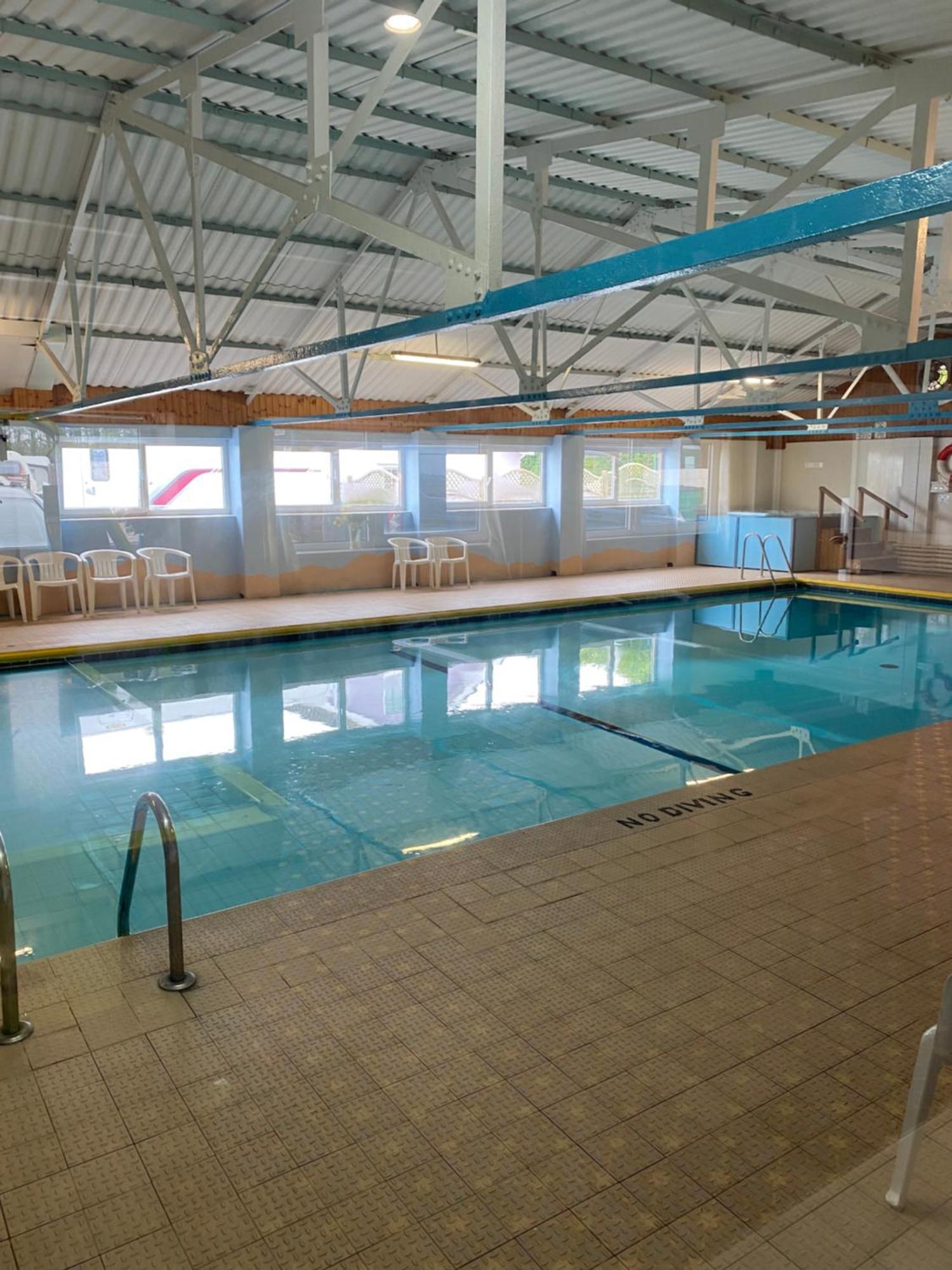 44 Gower Holiday Village Ty Gwyr Cosy 2 Bedroom Chalet 스완지 외부 사진