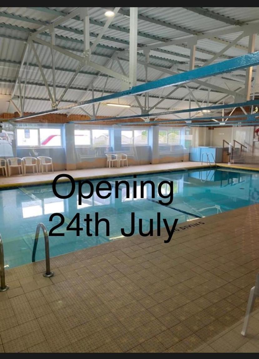 44 Gower Holiday Village Ty Gwyr Cosy 2 Bedroom Chalet 스완지 외부 사진